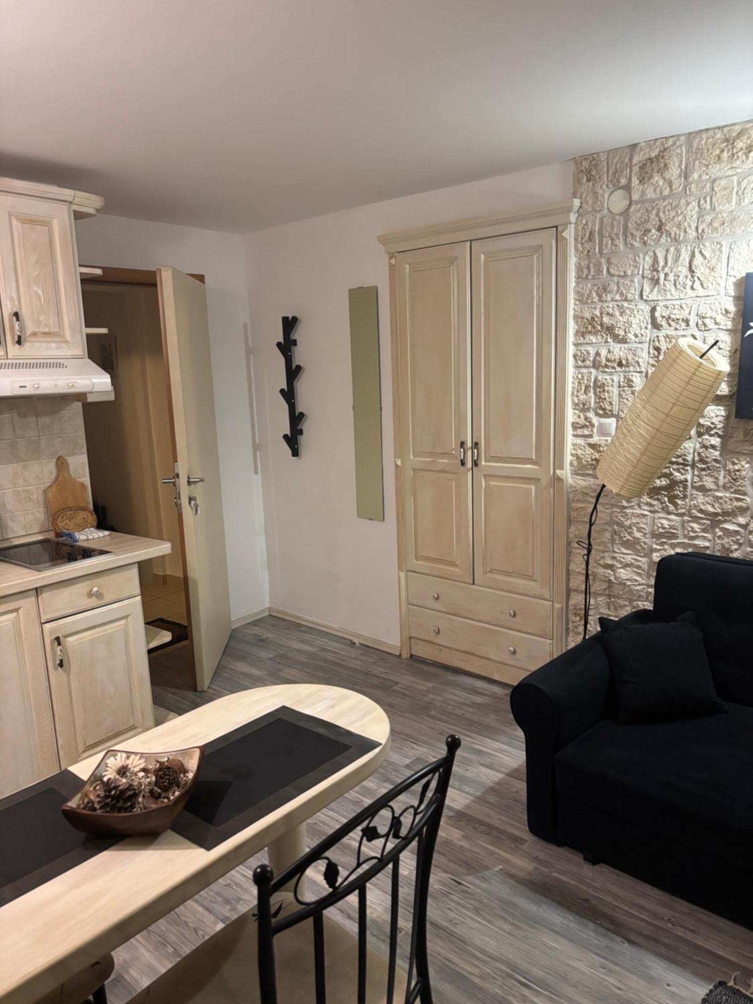 Old Town Apartment ชิเบนิก ภายนอก รูปภาพ
