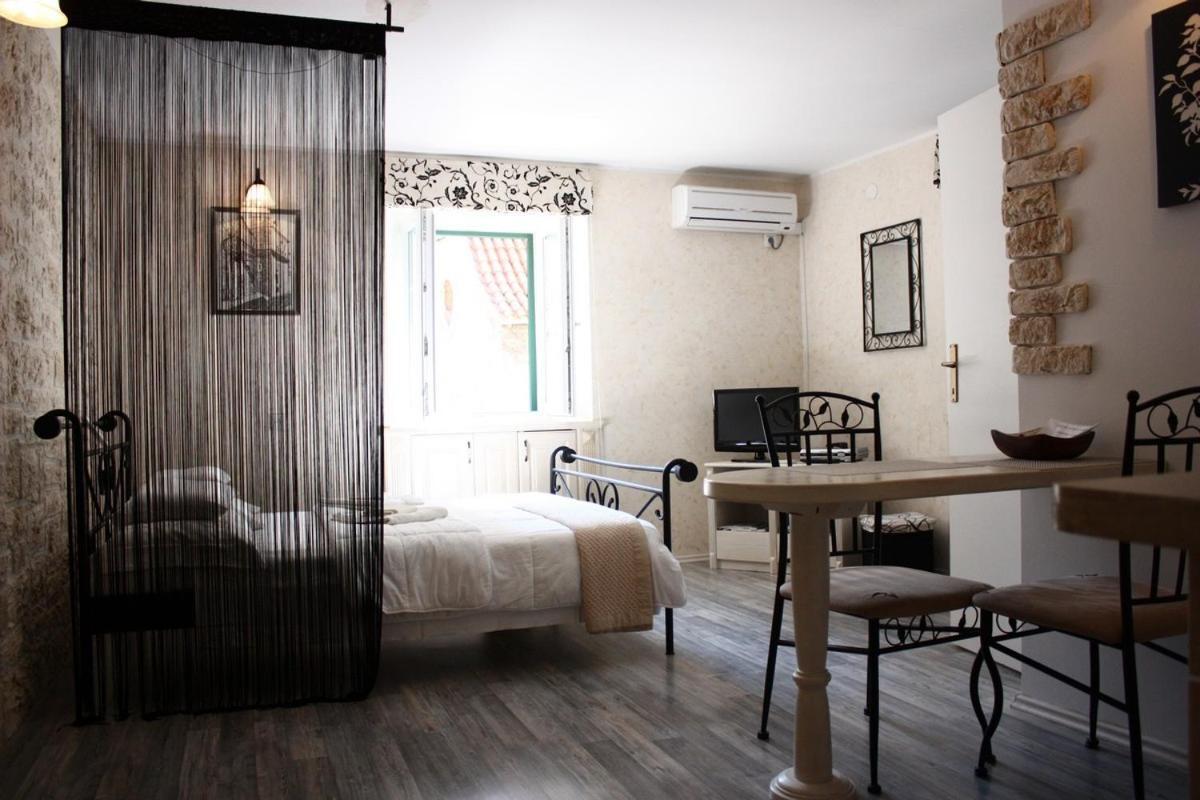 Old Town Apartment ชิเบนิก ห้อง รูปภาพ